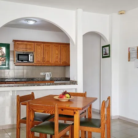 Spacious Sunny Relaxing Lanzarote 別荘